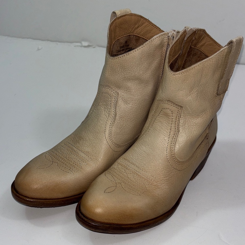 Miz Mooz tan leather western booties, size 36/6, in EUC